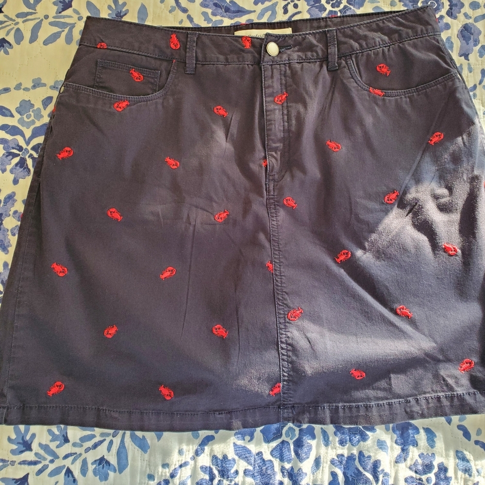 Lobster embroidered navy skort